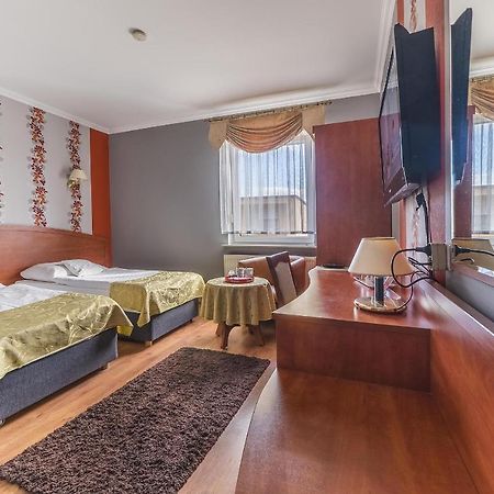 Hotel Doris Oborniki Esterno foto