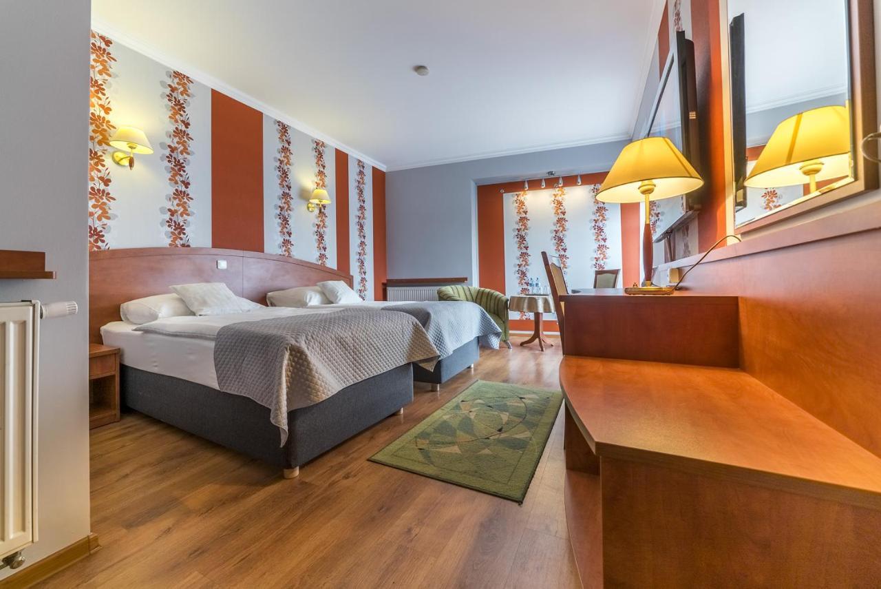 Hotel Doris Oborniki Esterno foto