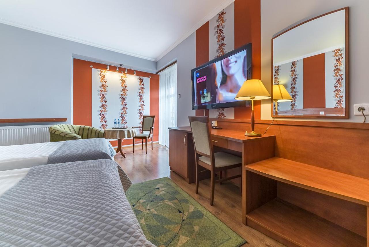 Hotel Doris Oborniki Esterno foto