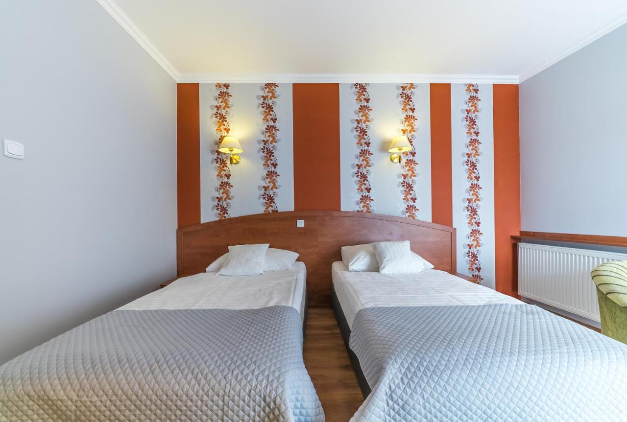 Hotel Doris Oborniki Esterno foto