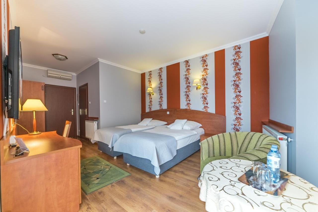 Hotel Doris Oborniki Esterno foto