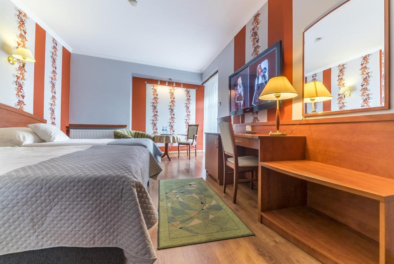 Hotel Doris Oborniki Esterno foto