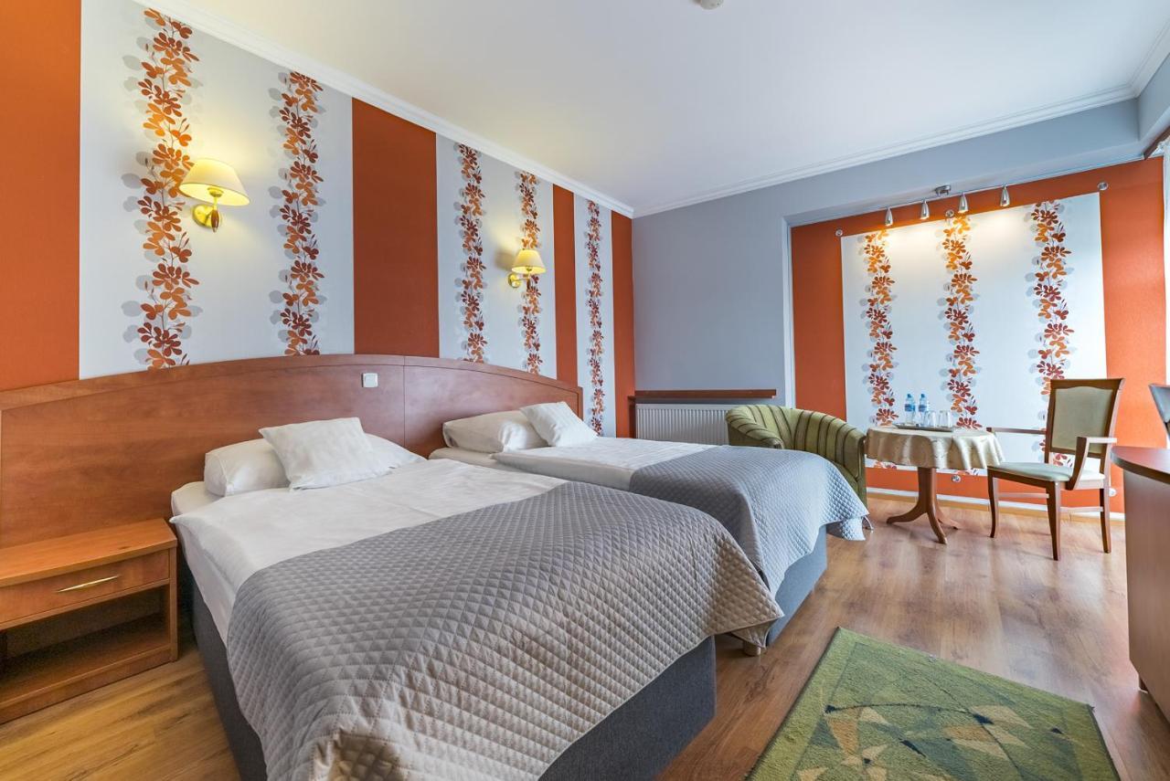 Hotel Doris Oborniki Esterno foto