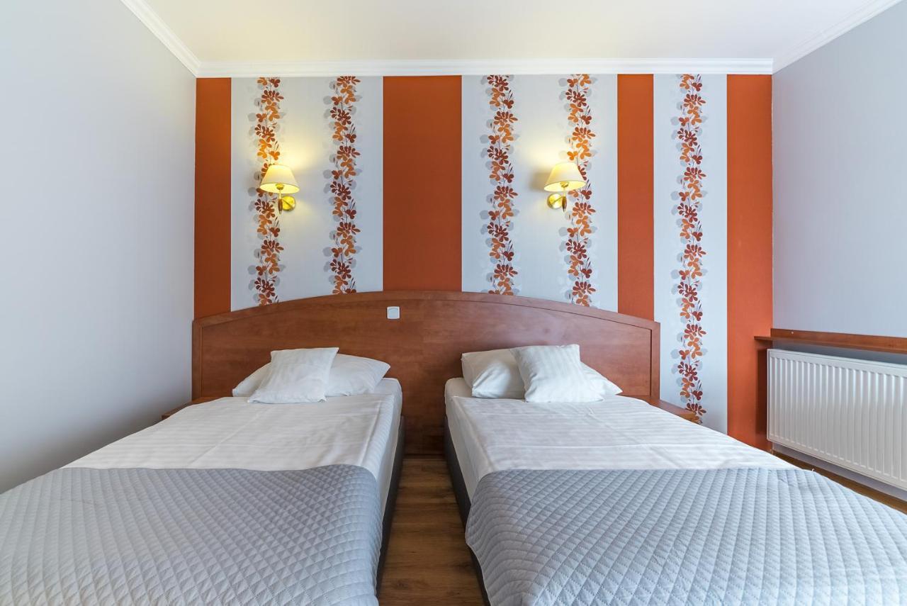 Hotel Doris Oborniki Esterno foto