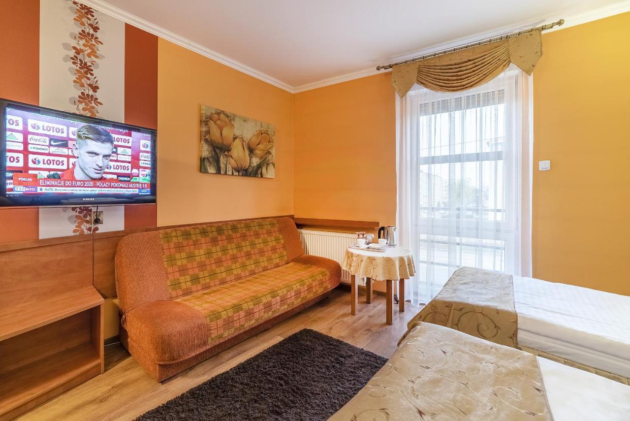 Hotel Doris Oborniki Esterno foto
