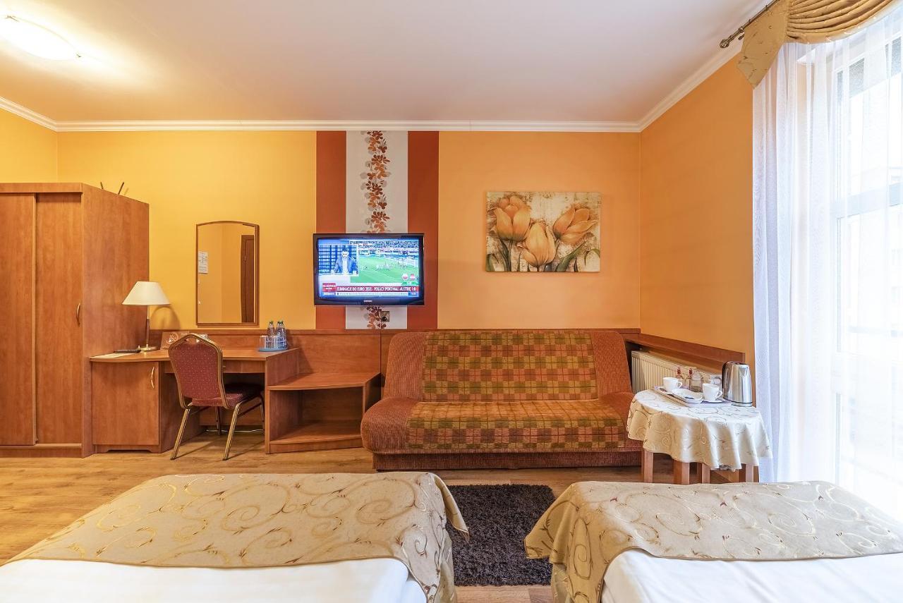 Hotel Doris Oborniki Esterno foto