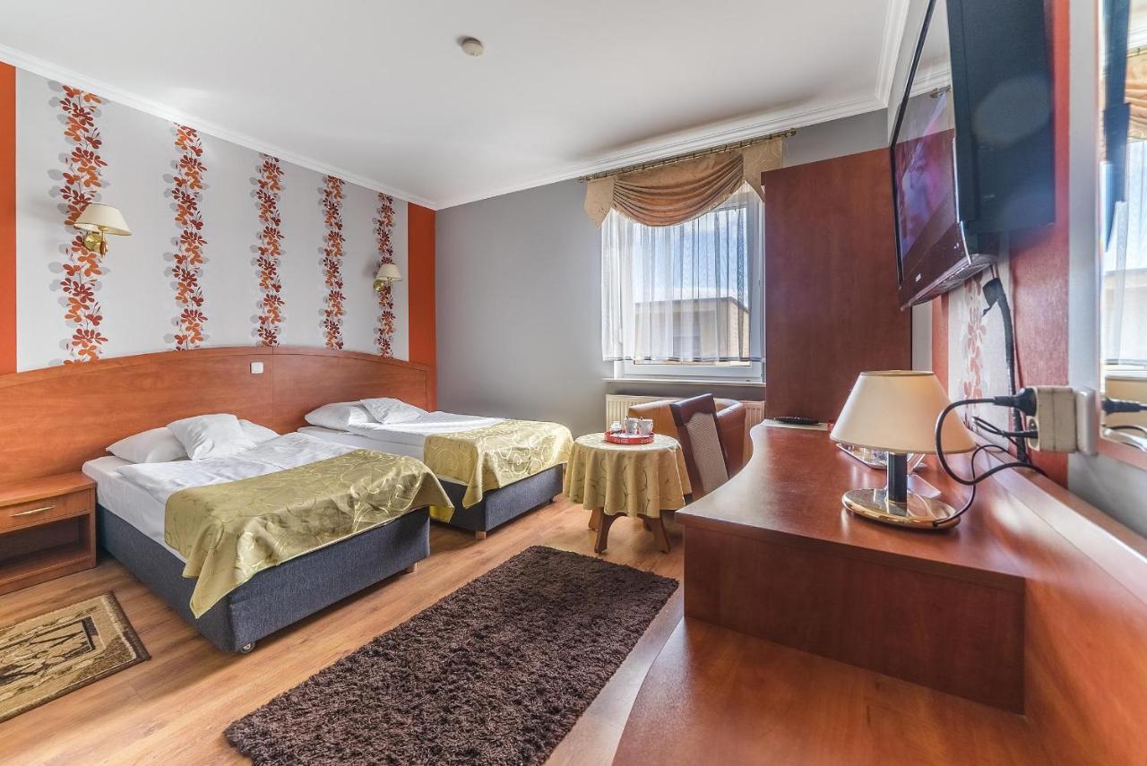 Hotel Doris Oborniki Esterno foto