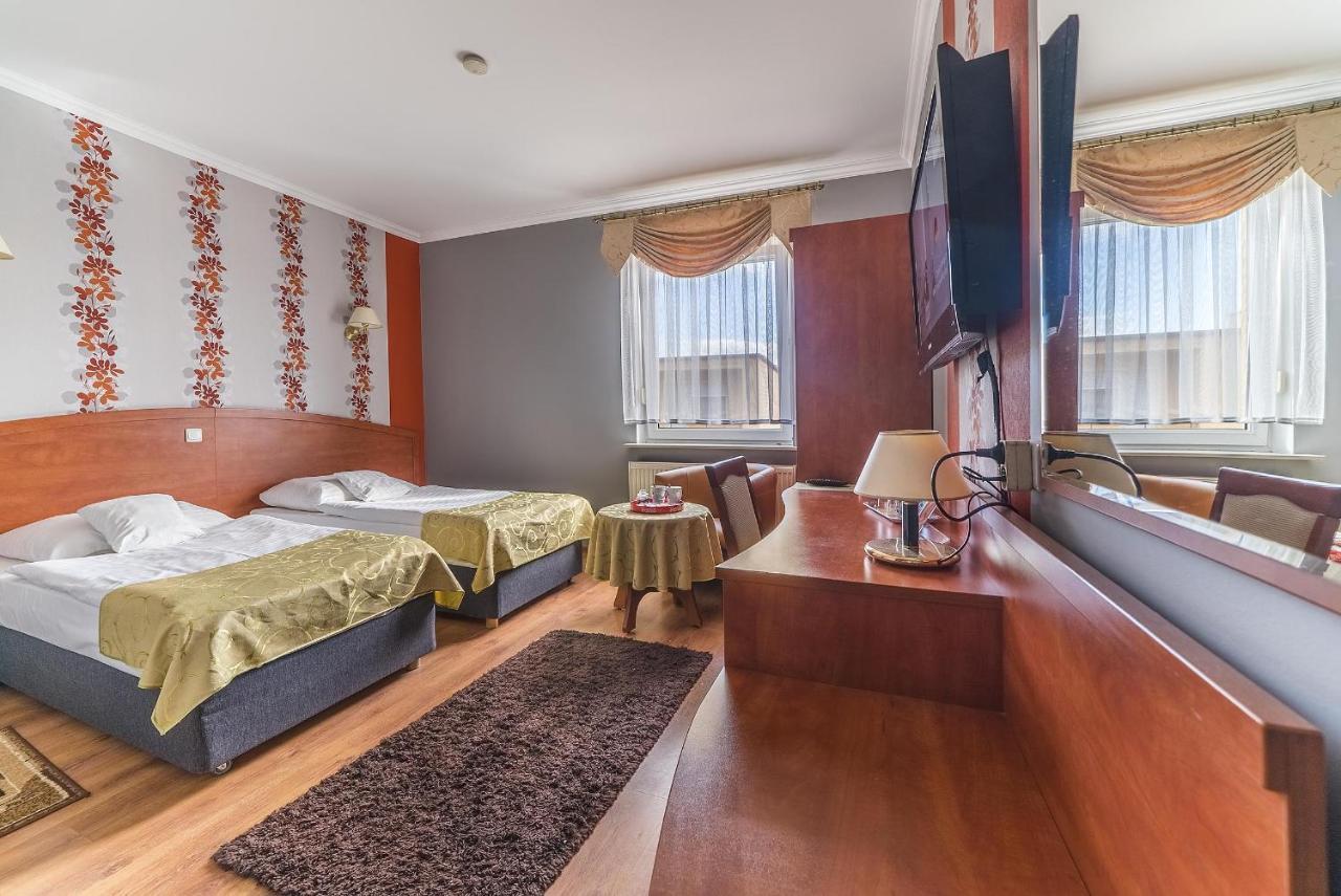 Hotel Doris Oborniki Esterno foto