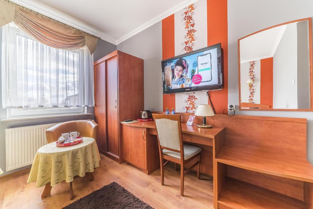 Hotel Doris Oborniki Esterno foto