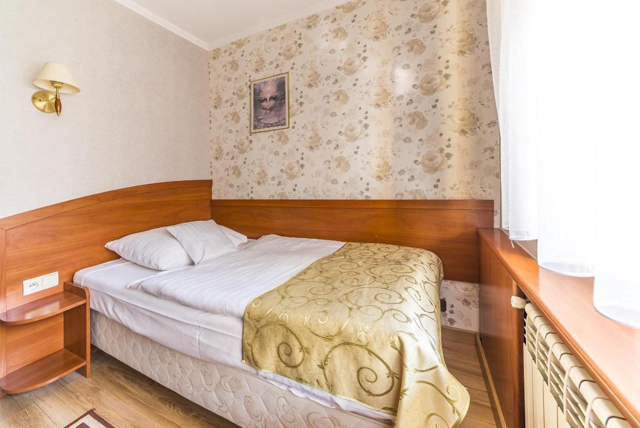 Hotel Doris Oborniki Esterno foto