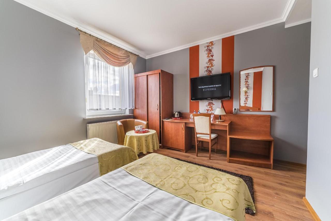 Hotel Doris Oborniki Esterno foto