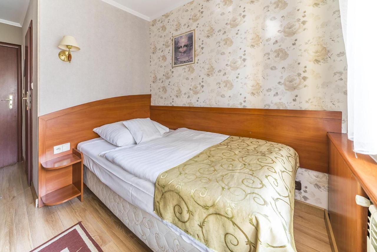 Hotel Doris Oborniki Esterno foto