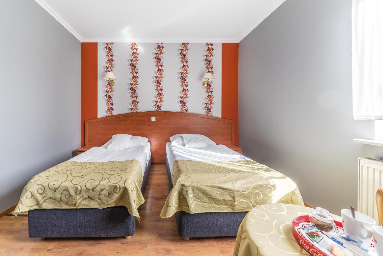 Hotel Doris Oborniki Esterno foto